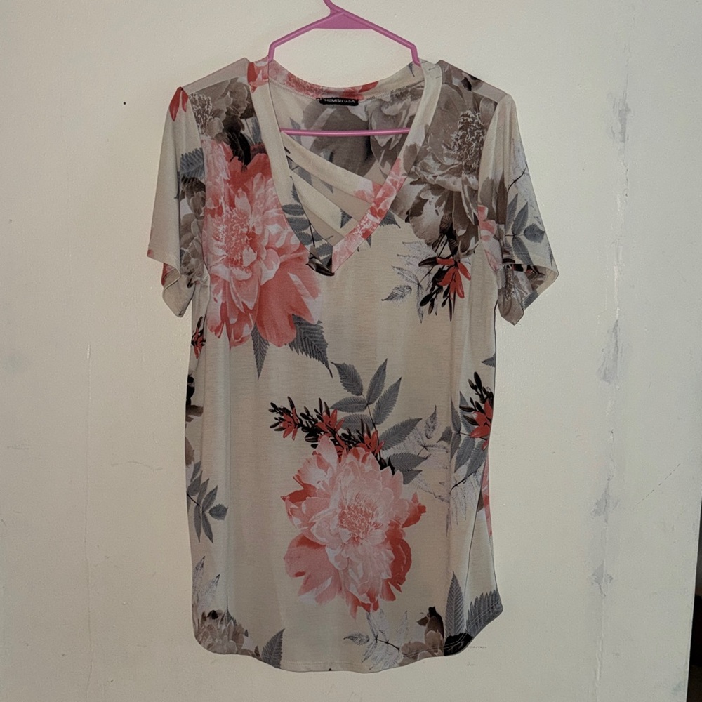 HEIMISH USA Pink Floral V‑Neck Short Sleeve Top with Crisscross Straps